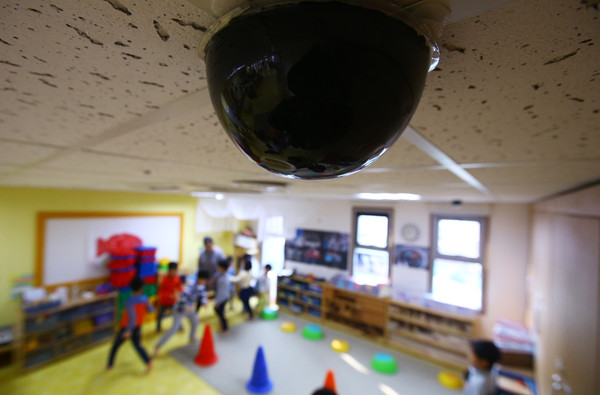 어린이집 천정에 설치된 CCTV카메라. 					 /뉴시스